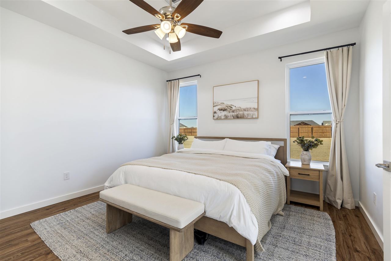 1920 W Forest Ridge
