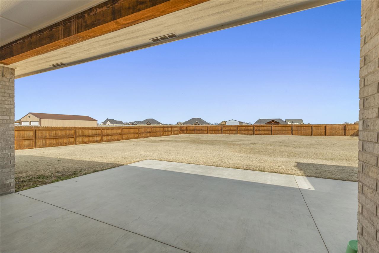 1920 W Forest Ridge