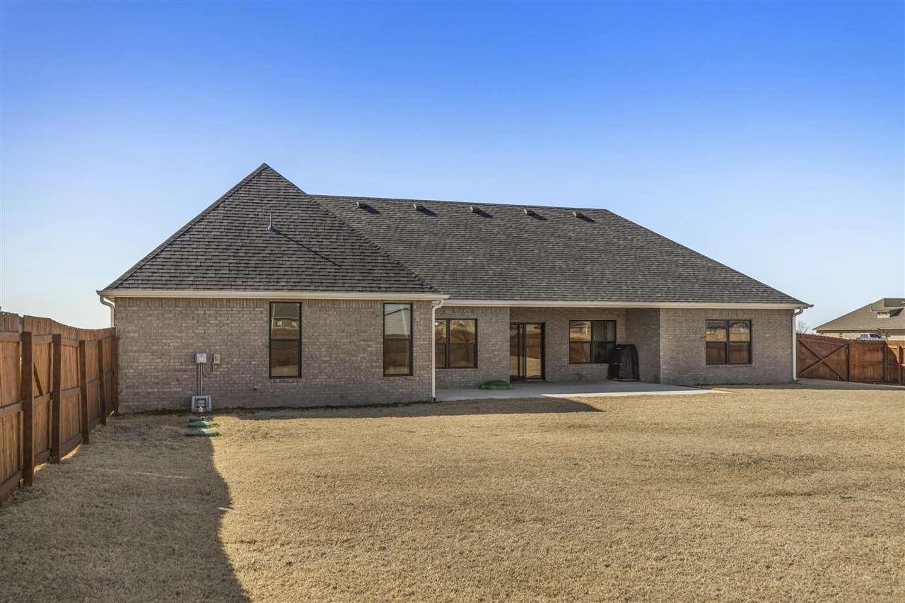 1920 W Forest Ridge
