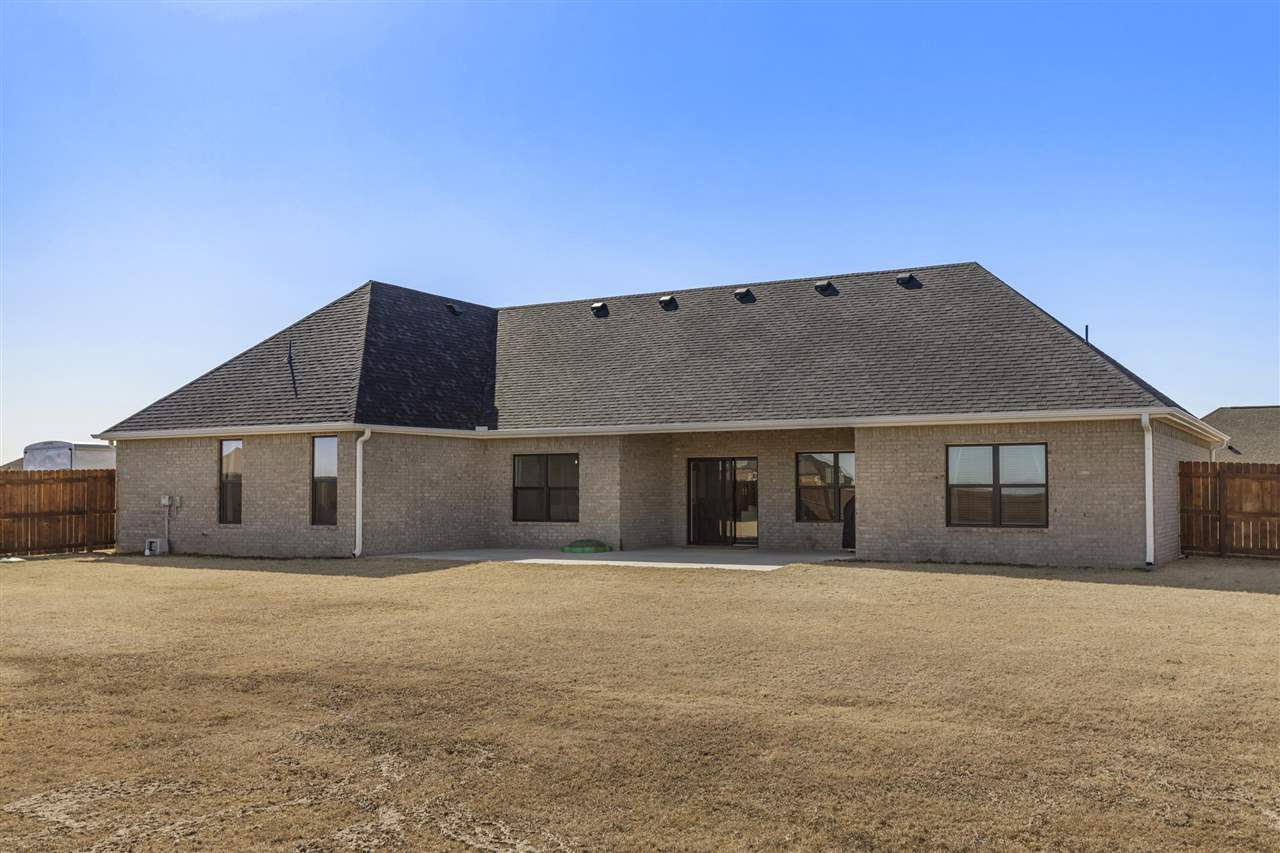 1920 W Forest Ridge