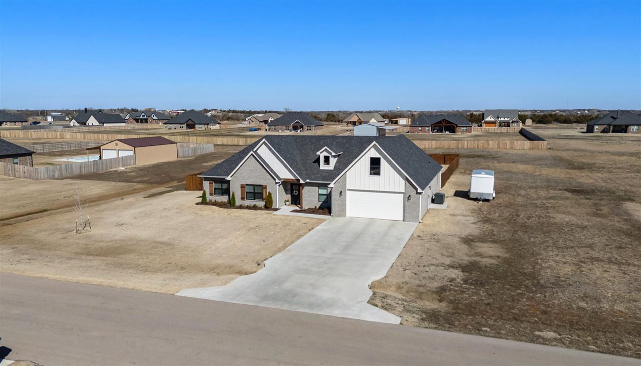 1920 W Forest Ridge
