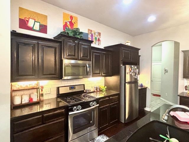 327 E Copper Canyon Avenue