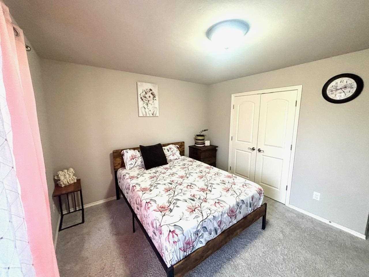 327 E Copper Canyon Avenue
