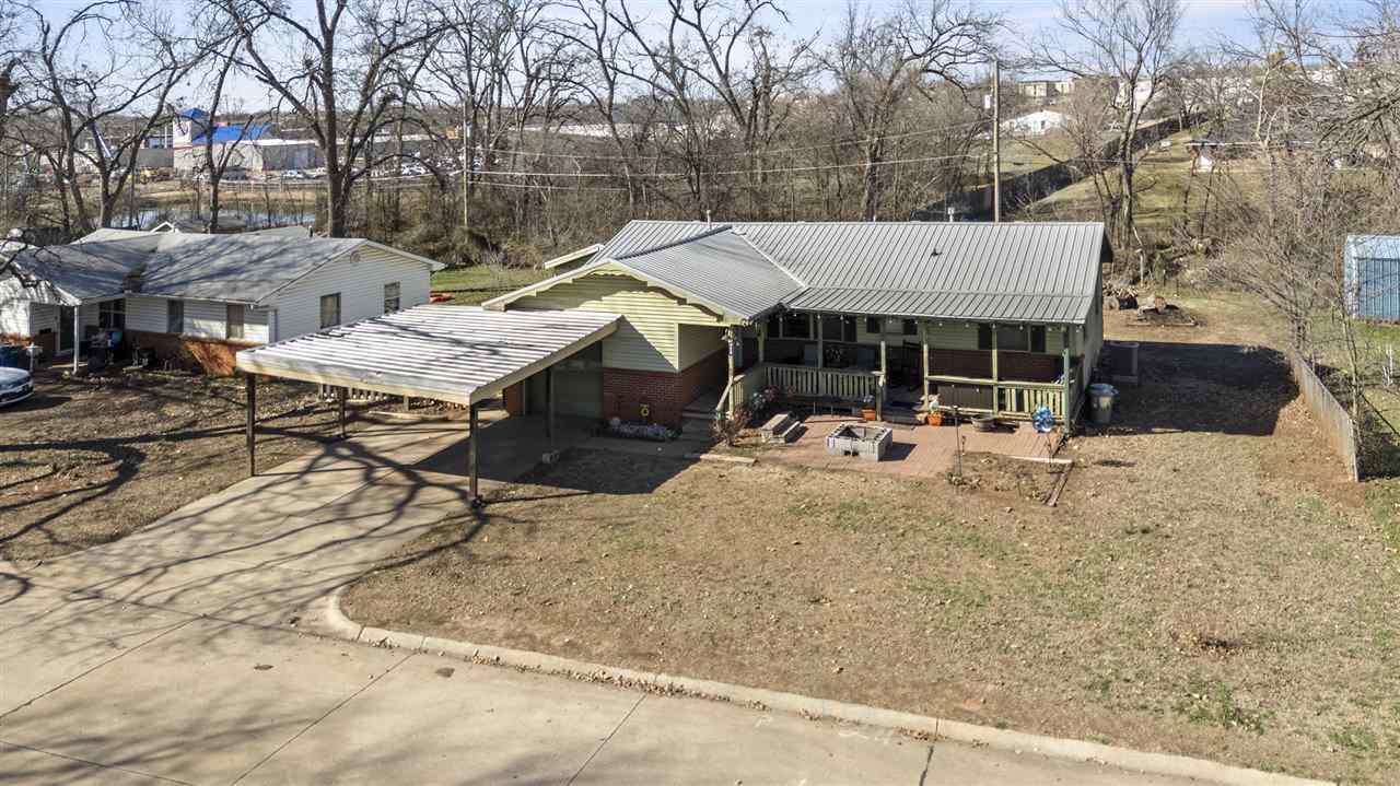 716 E Maple Avenue