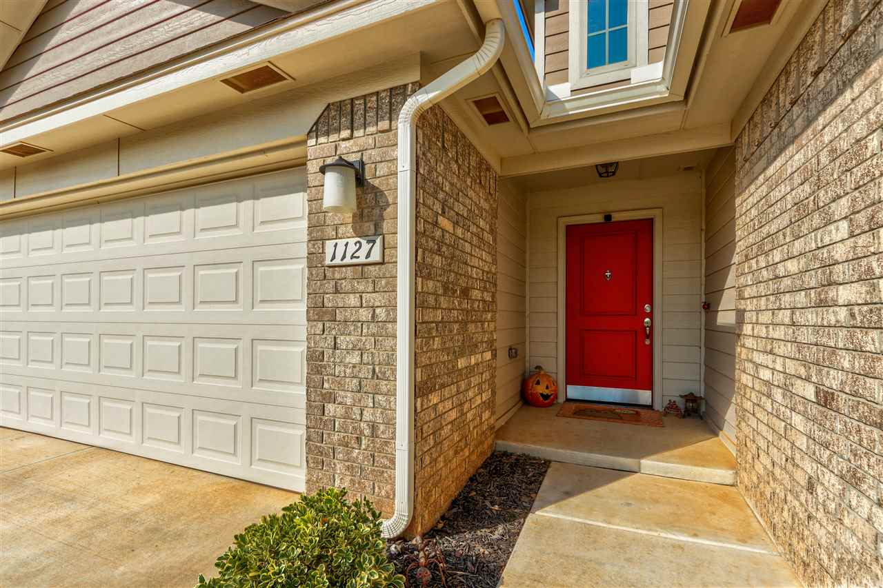 1127 S Landry Ln
