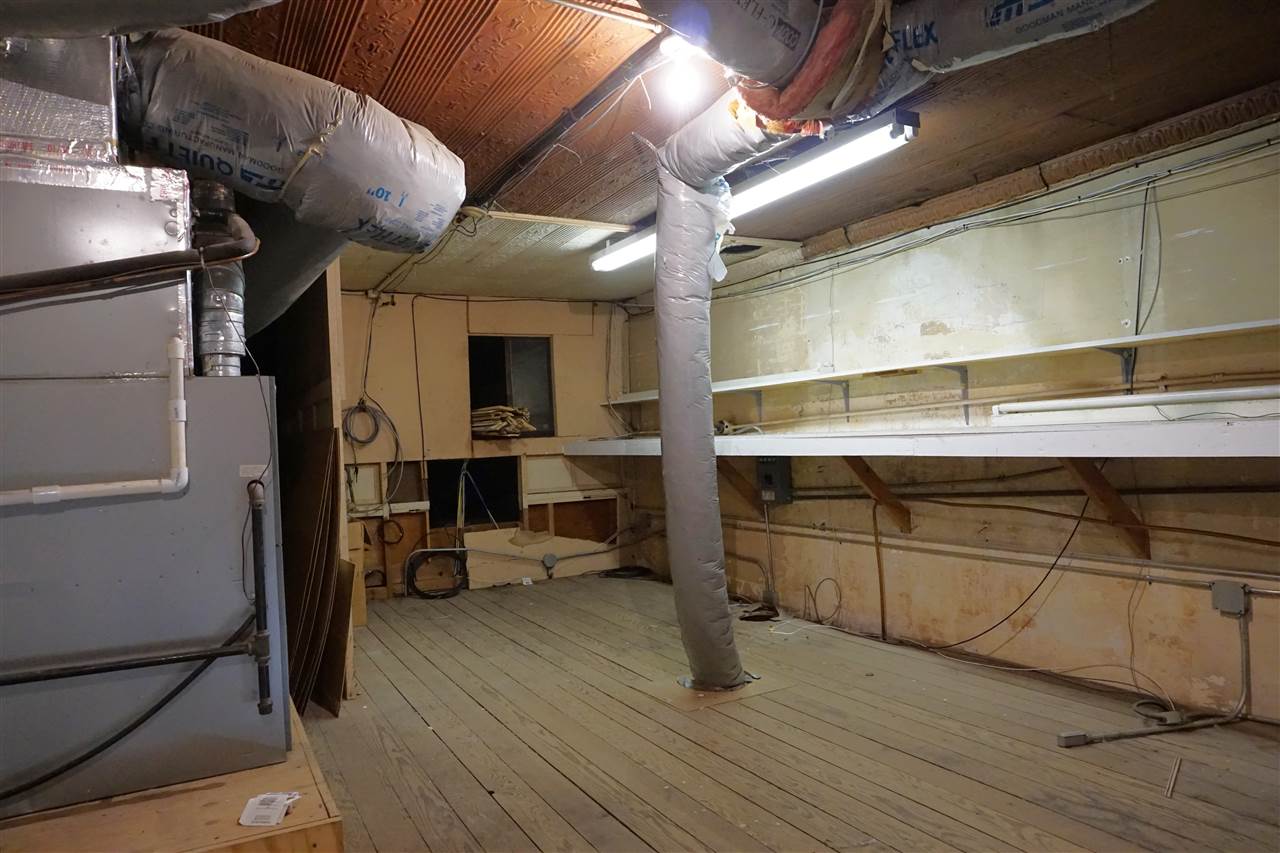 Listing Carousel Slide