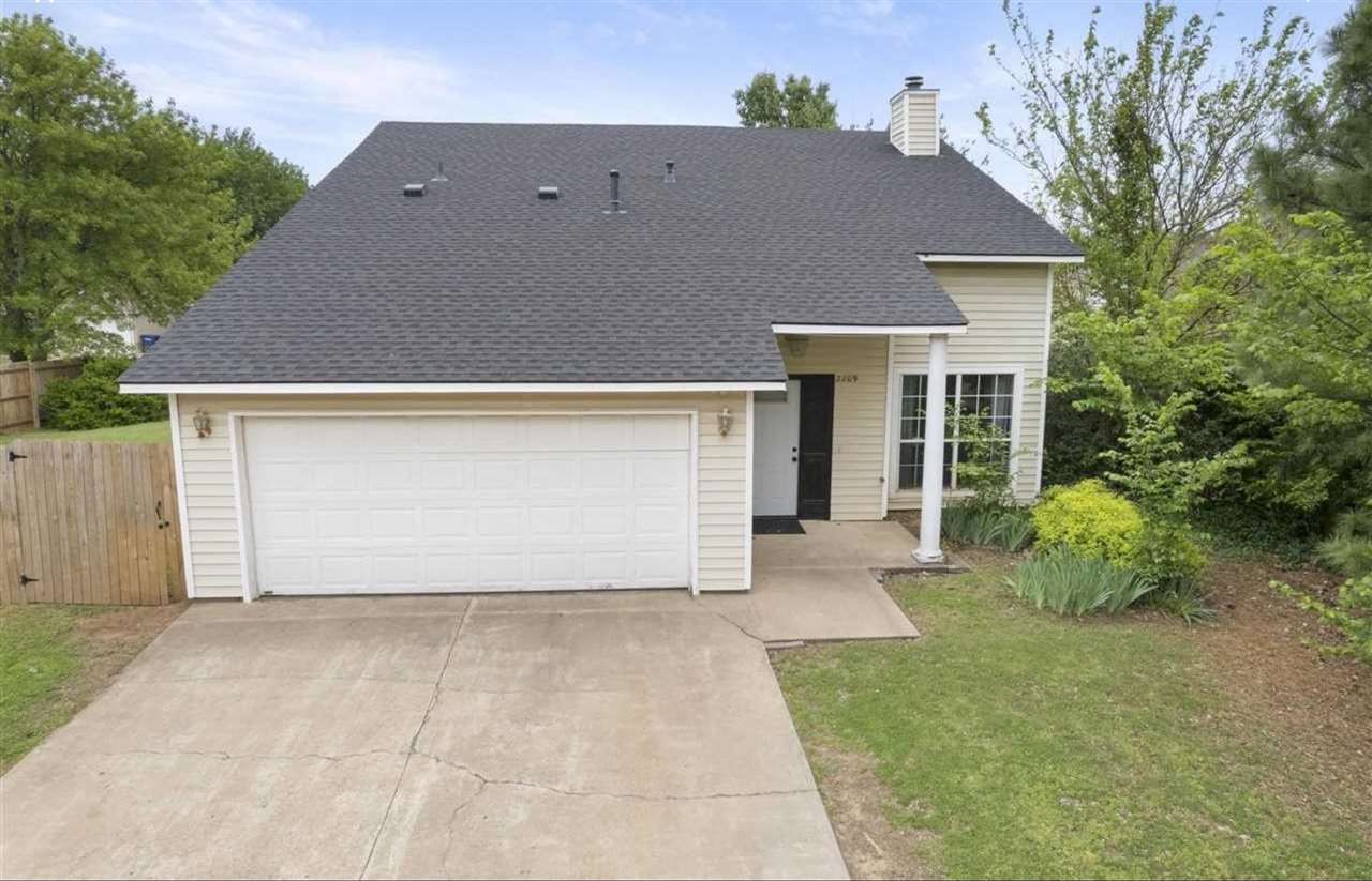 2209 E Post Oak Drive