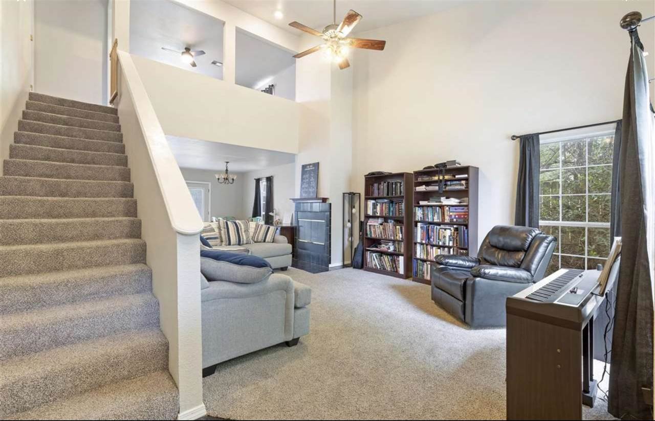 2209 E Post Oak Drive