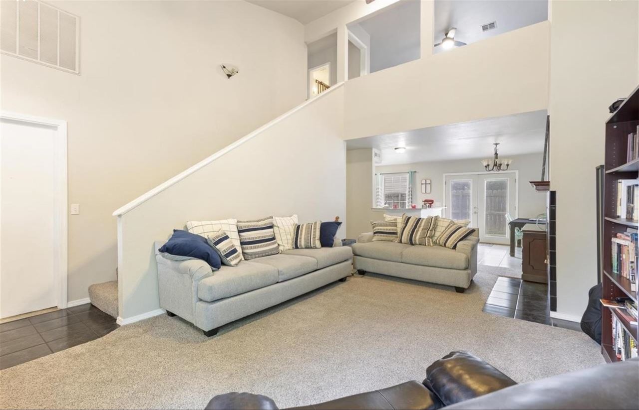 2209 E Post Oak Drive