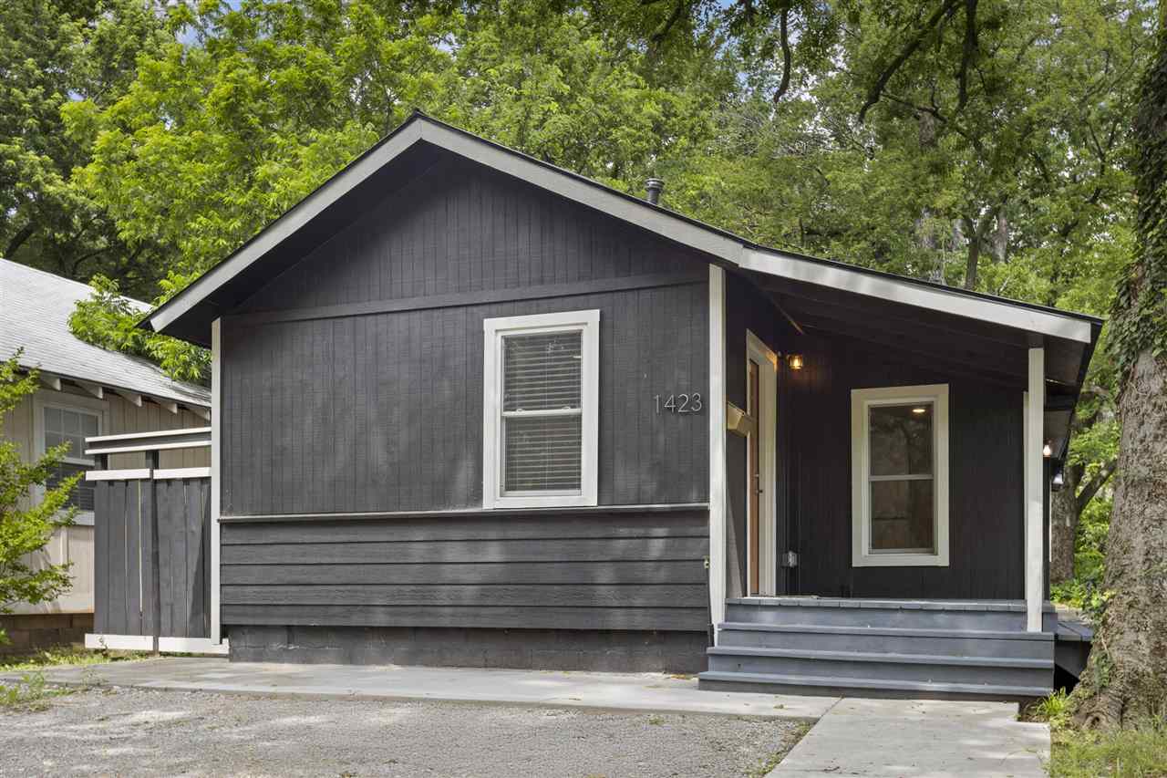 1423 S Husband Place