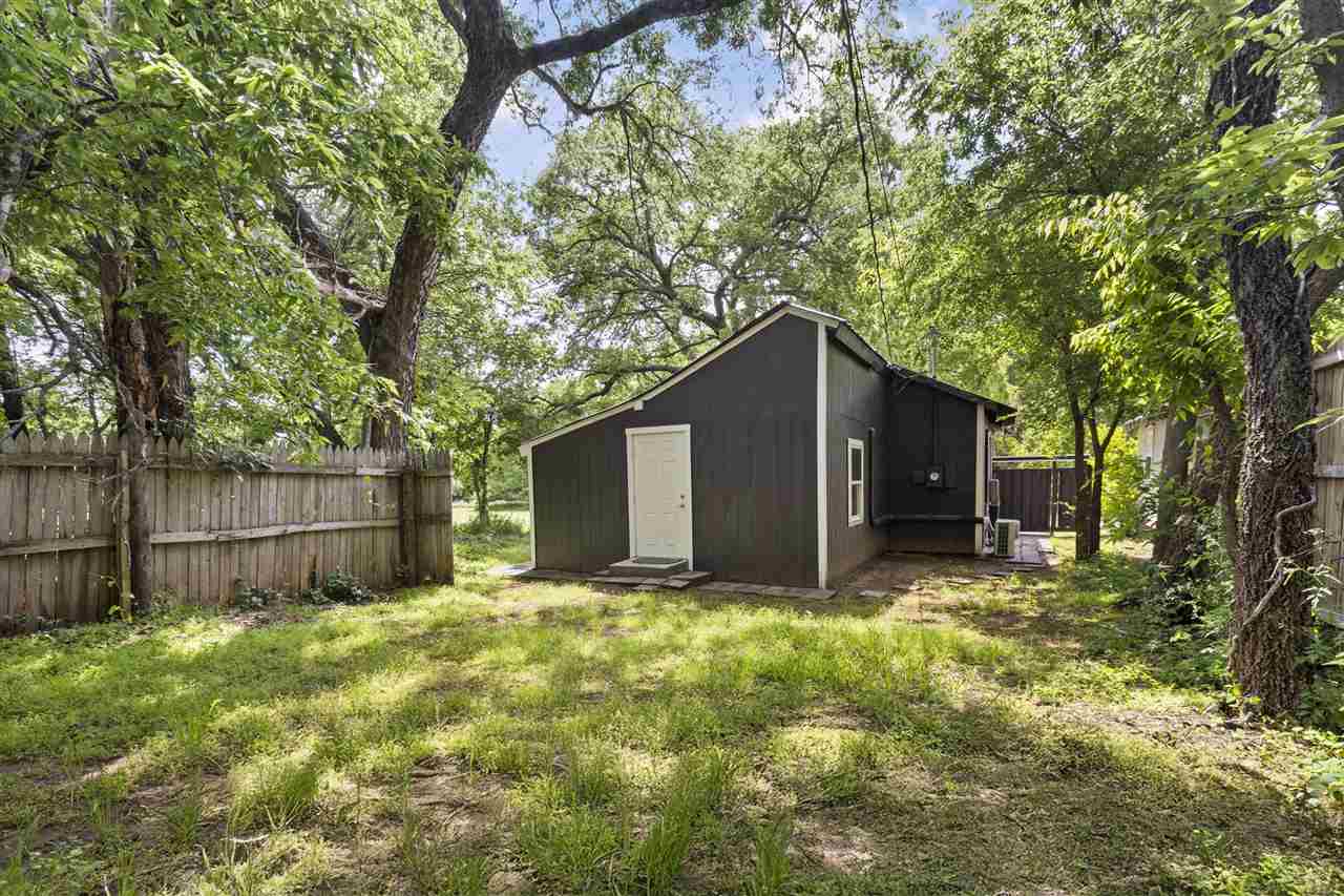 1423 S Husband Place