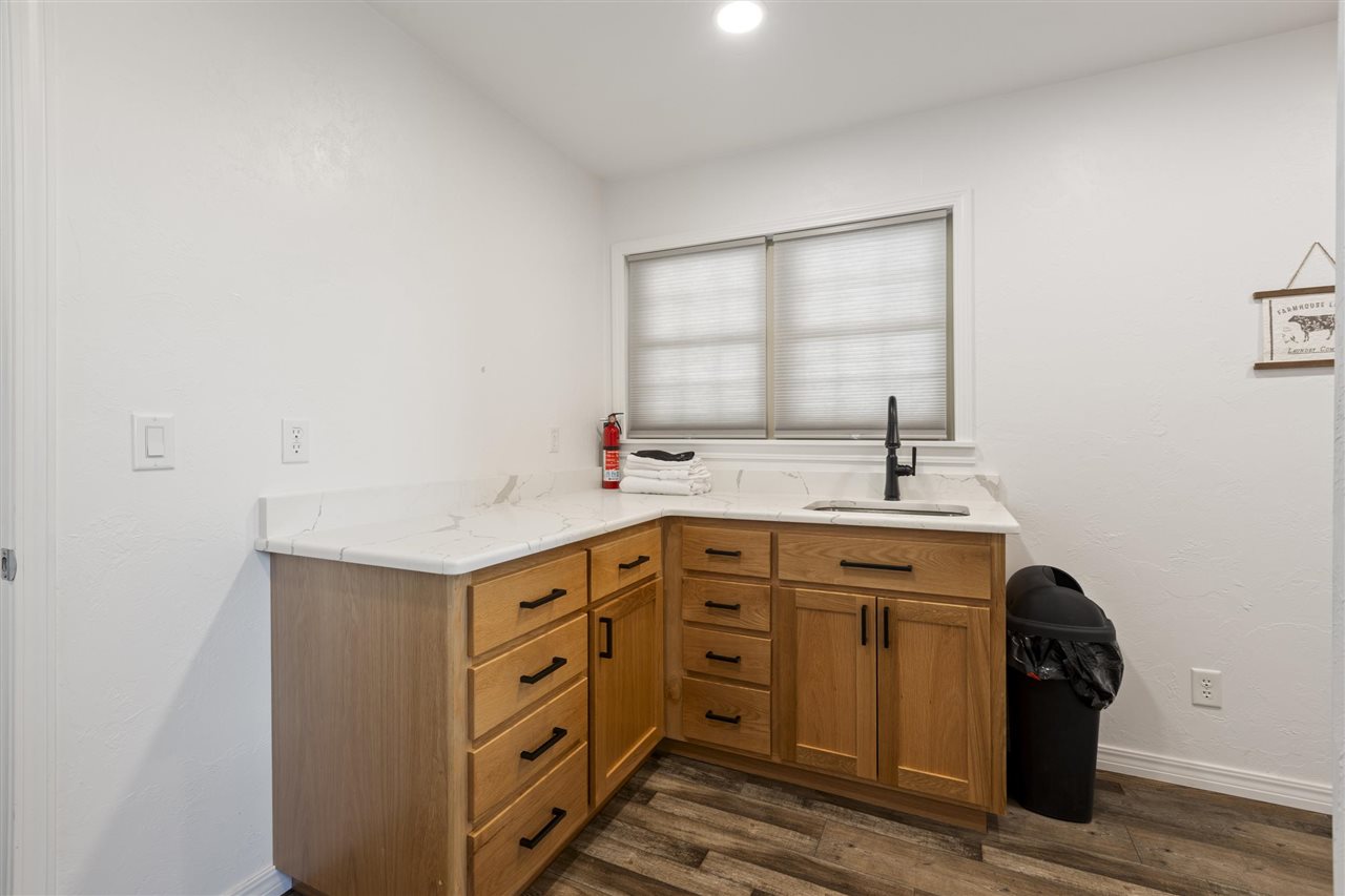 Listing Carousel Slide