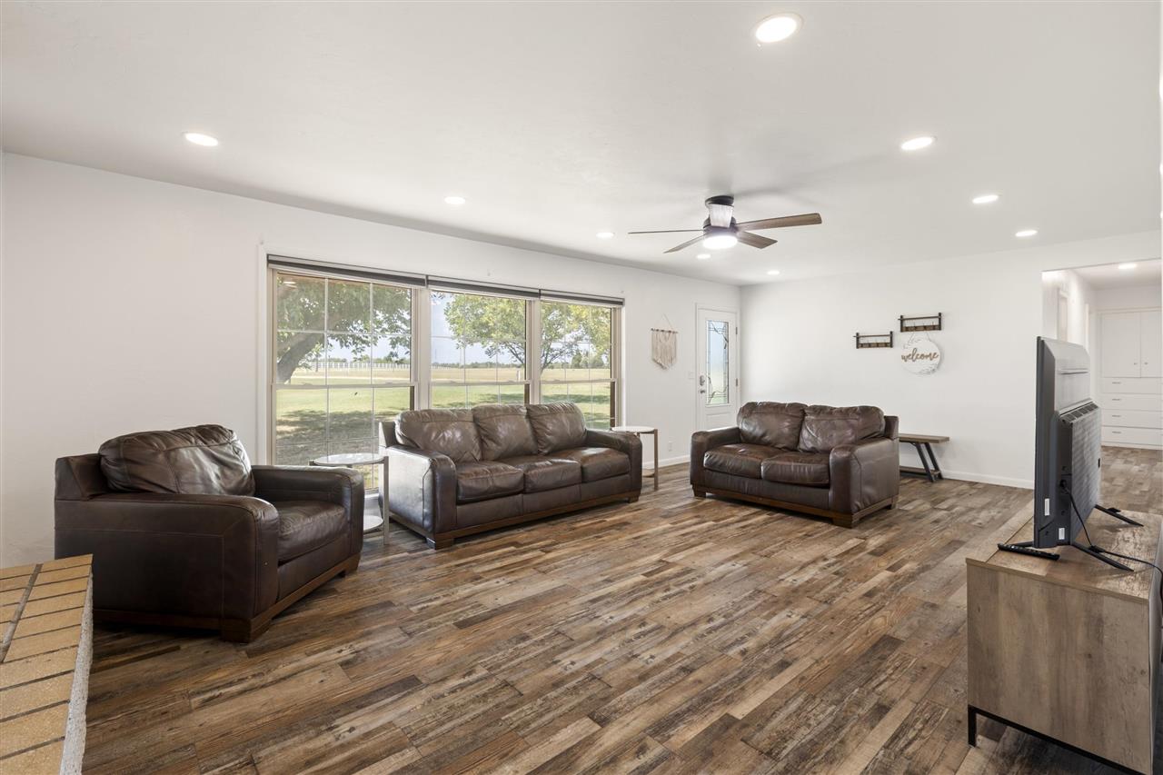 Listing Carousel Slide