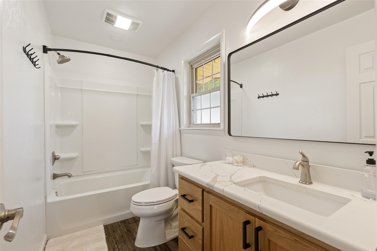 Listing Carousel Slide