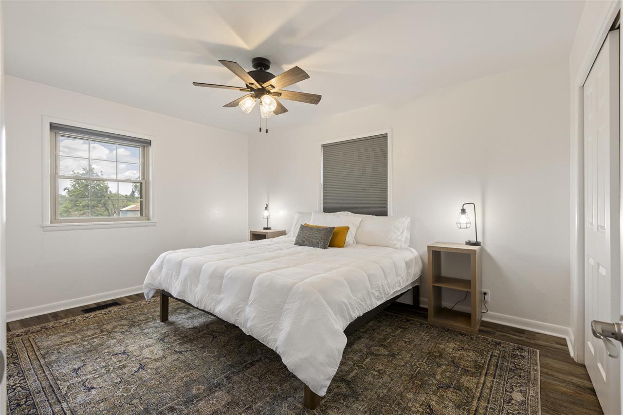 Listing Carousel Slide