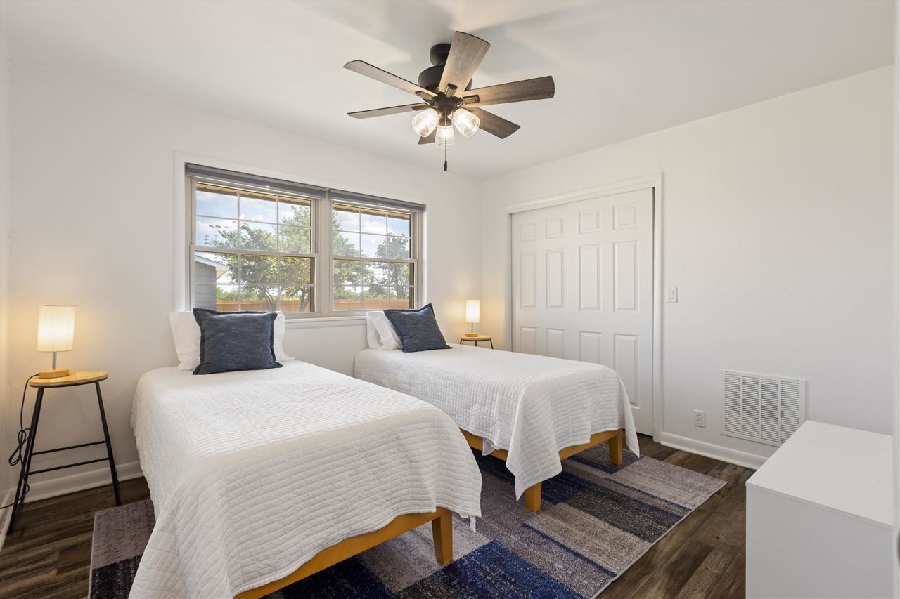 Listing Carousel Slide