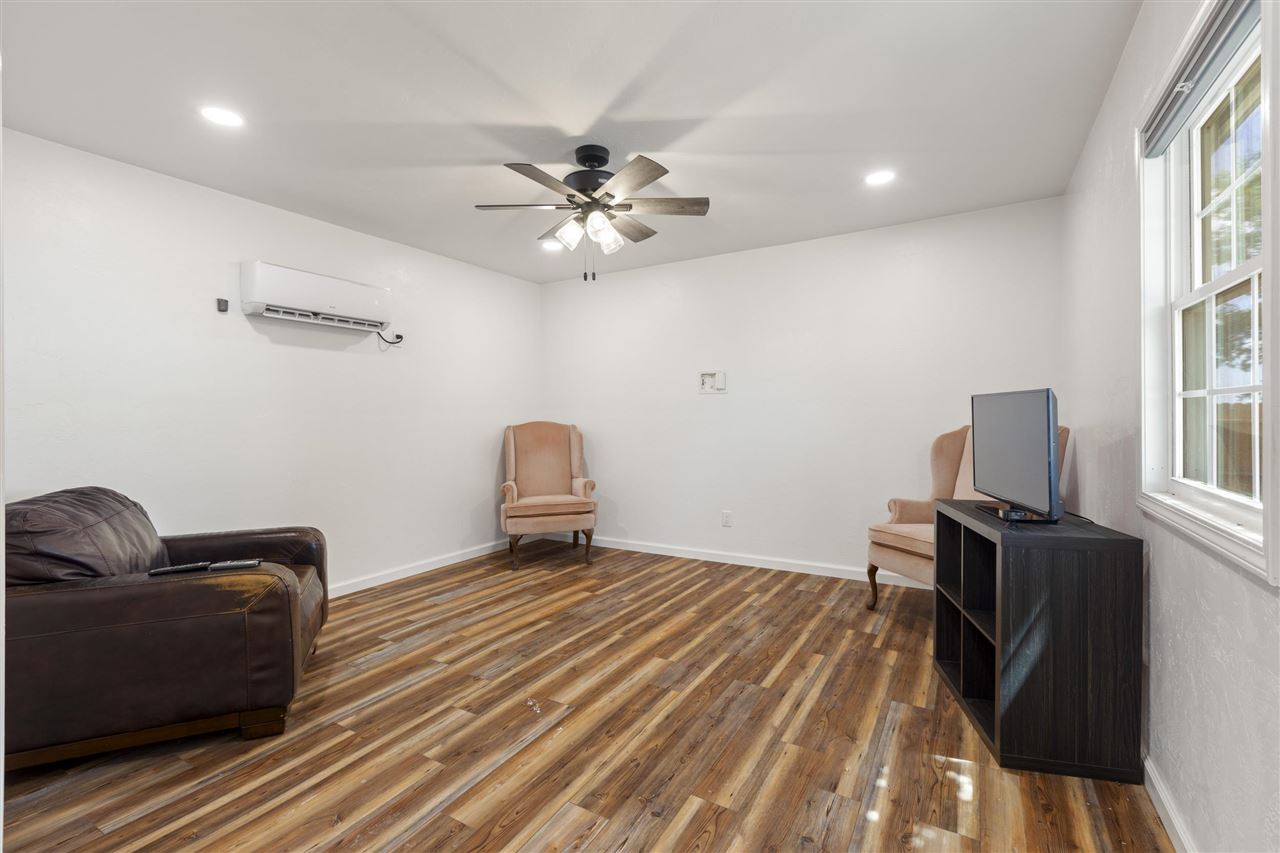 Listing Carousel Slide