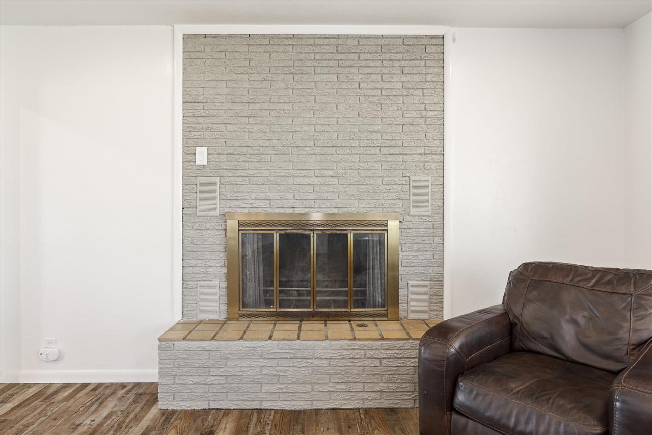 Listing Carousel Slide