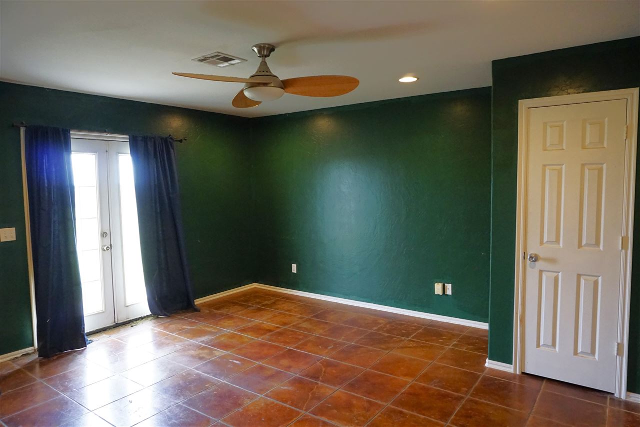 Listing Carousel Slide