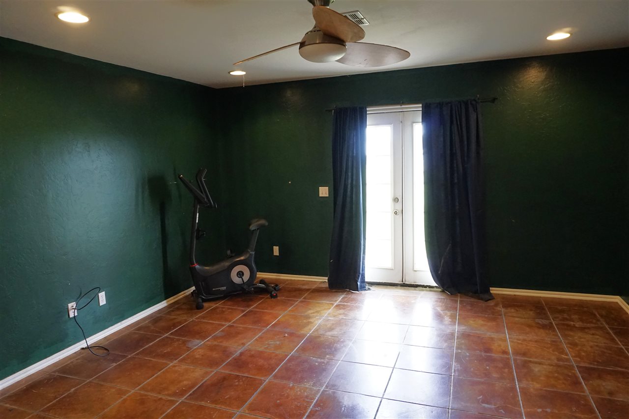 Listing Carousel Slide