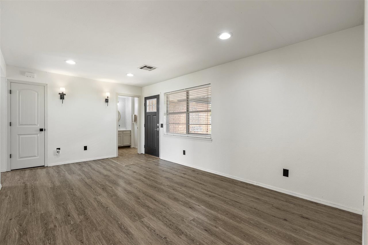 Listing Carousel Slide