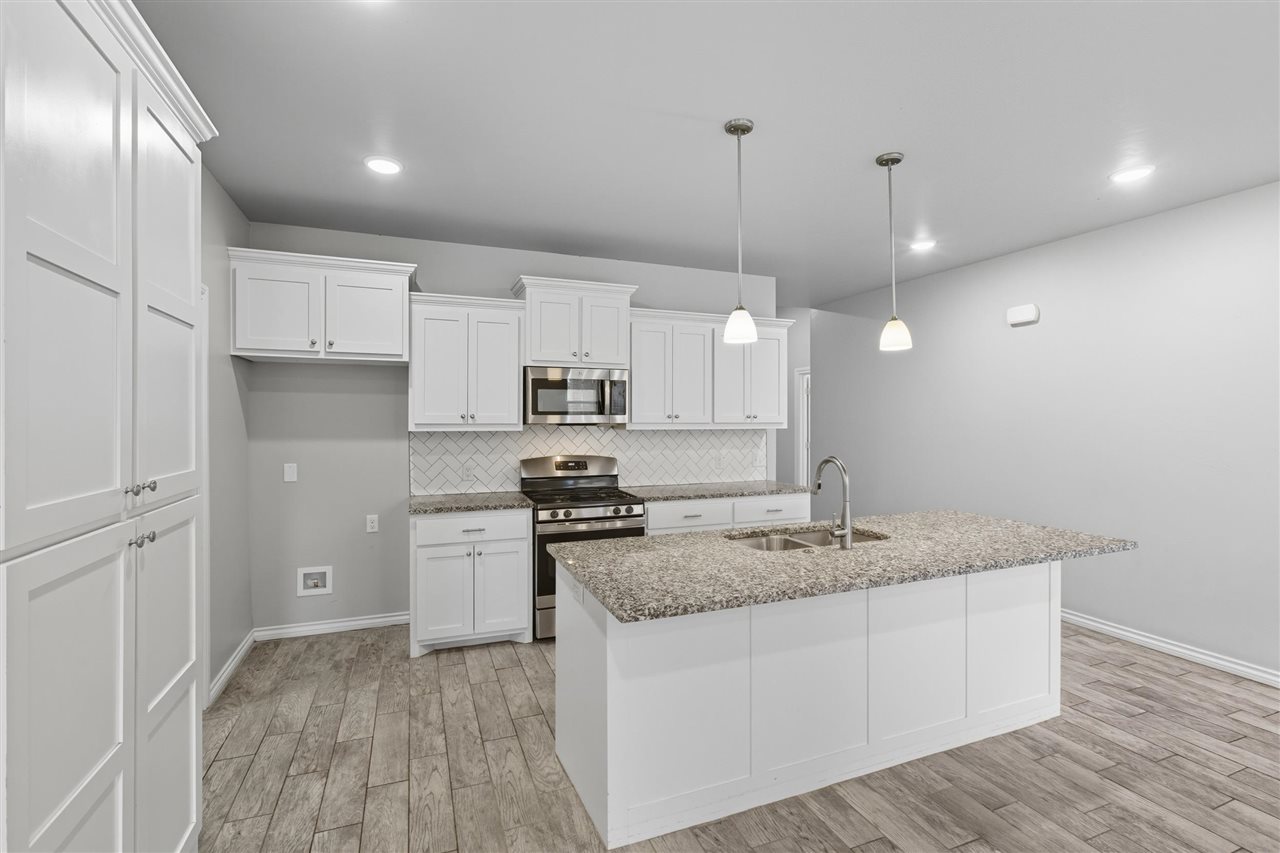 Listing Carousel Slide