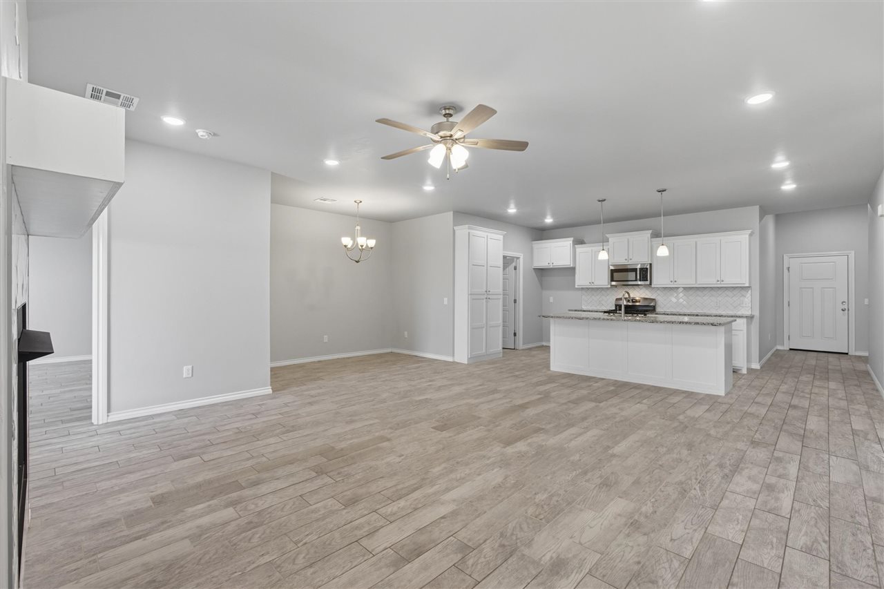 Listing Carousel Slide