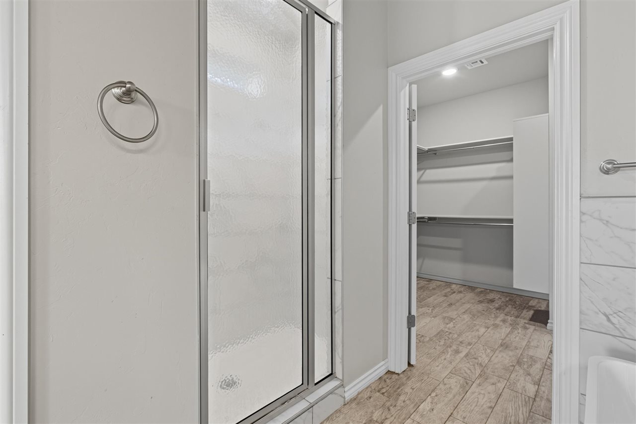 Listing Carousel Slide