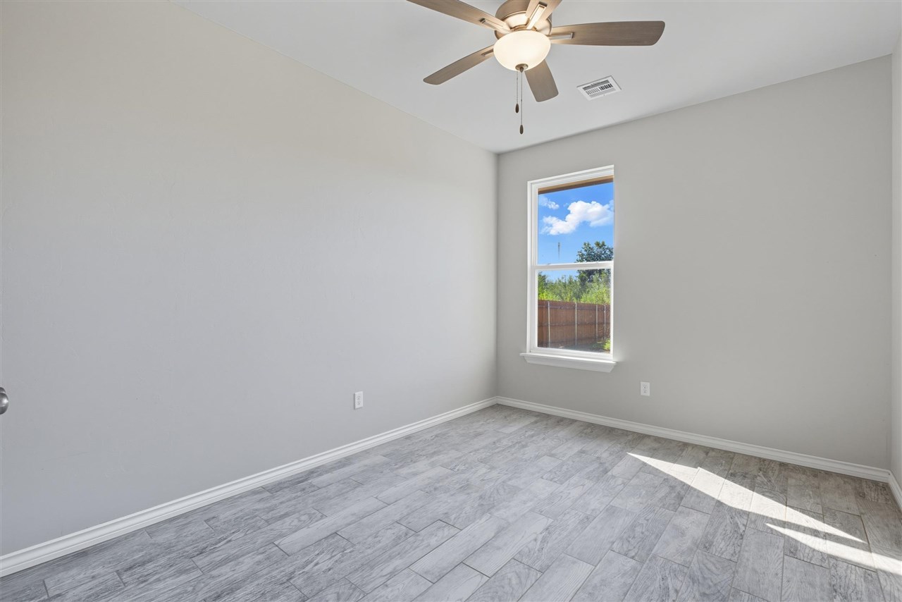 Listing Carousel Slide