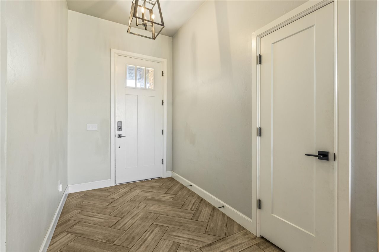 Listing Carousel Slide