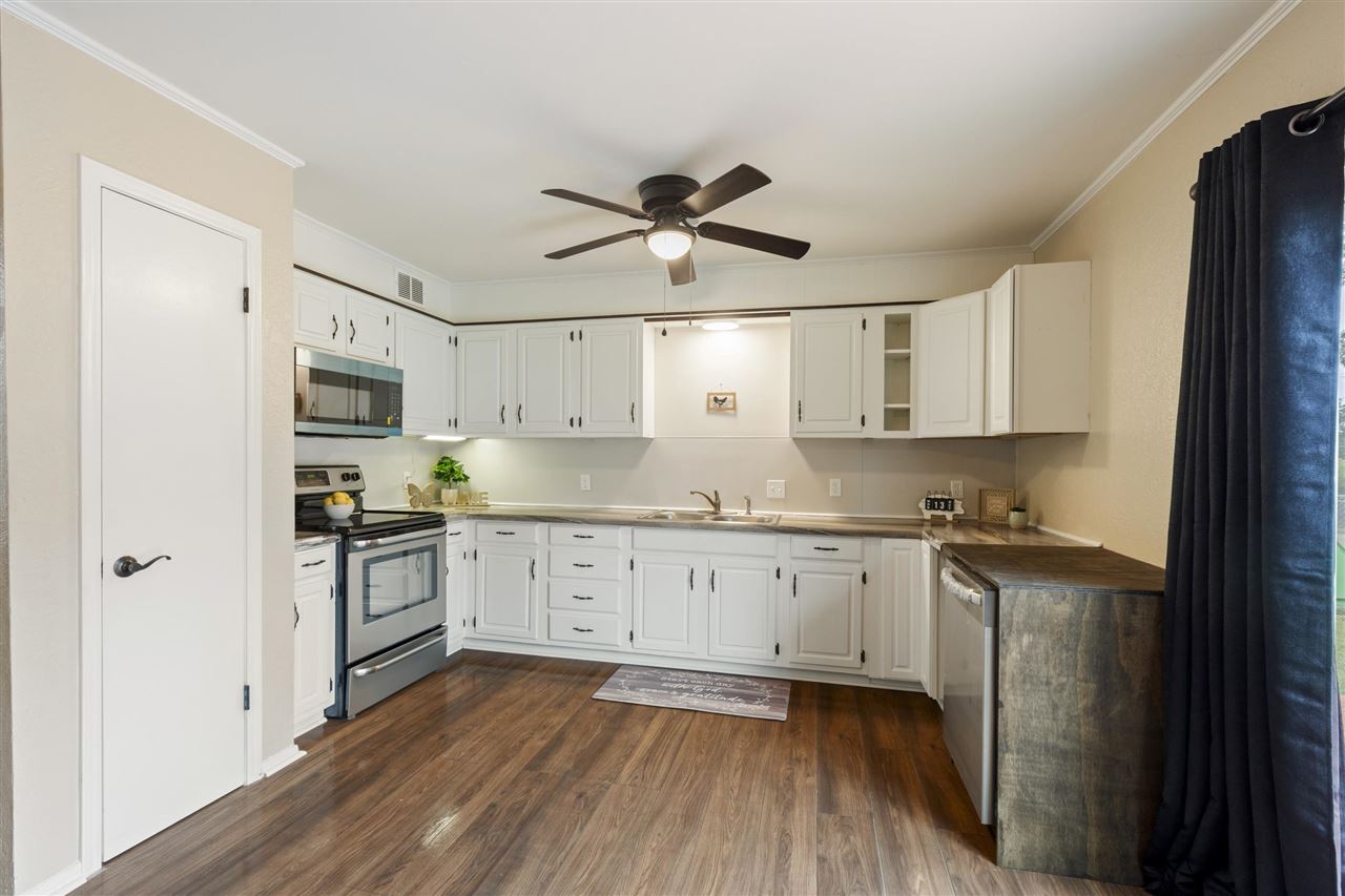 Listing Carousel Slide