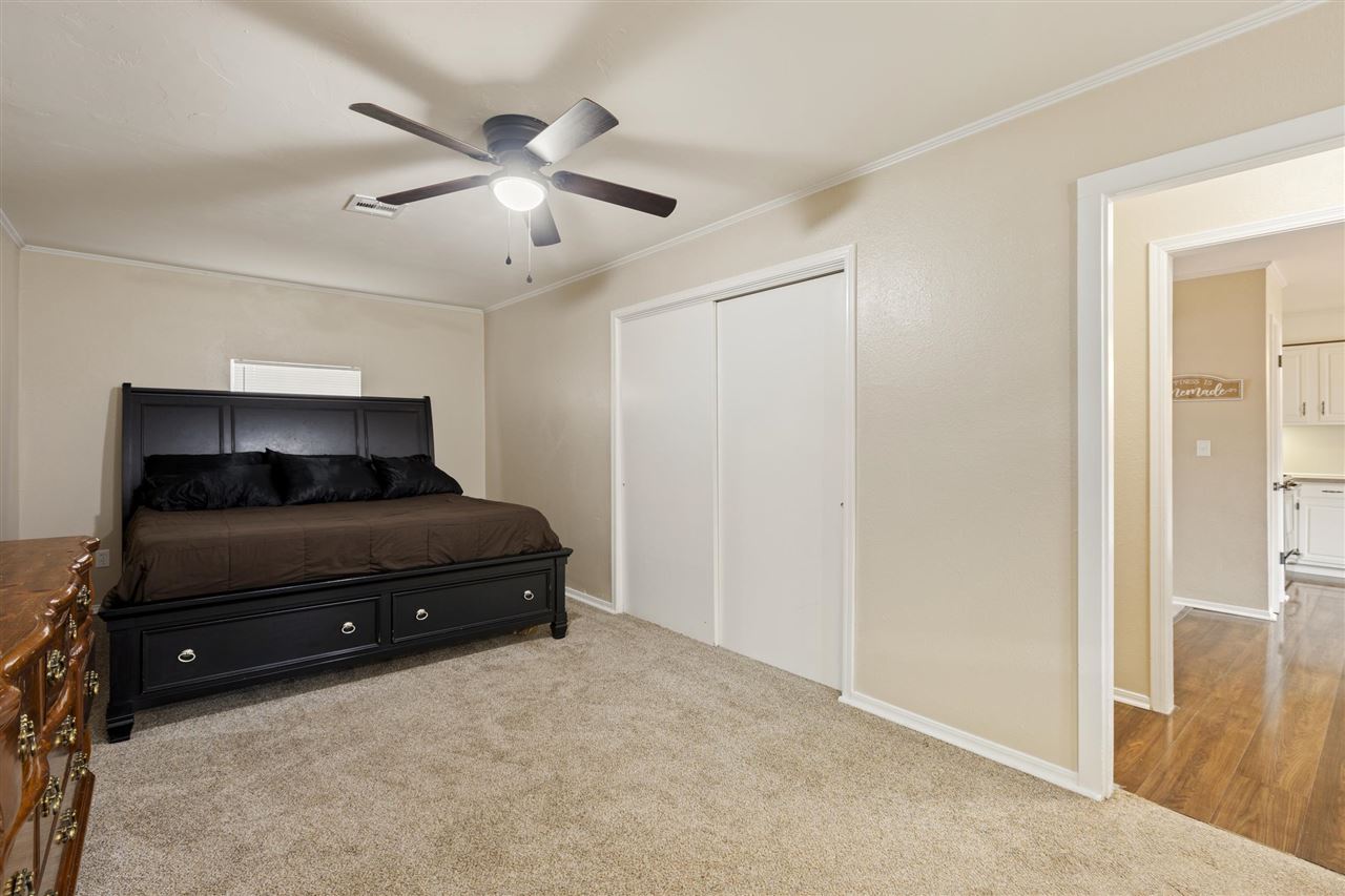 Listing Carousel Slide