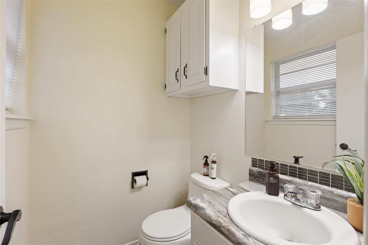 Listing Carousel Slide