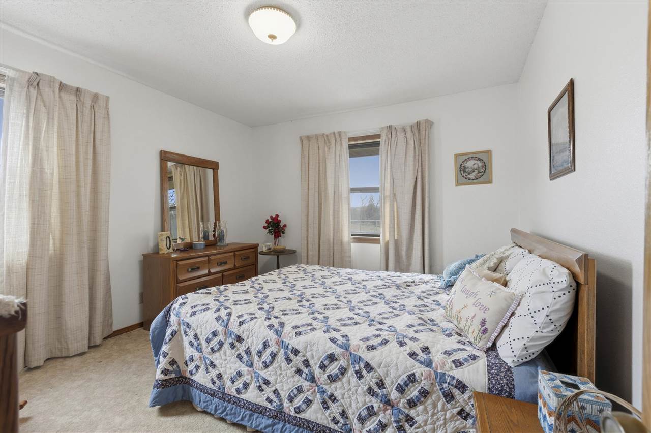 Listing Carousel Slide