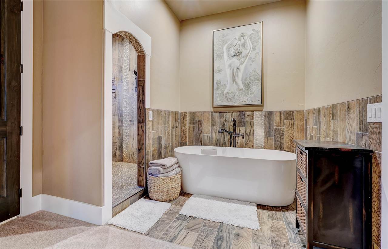 4417 Laguna Lane