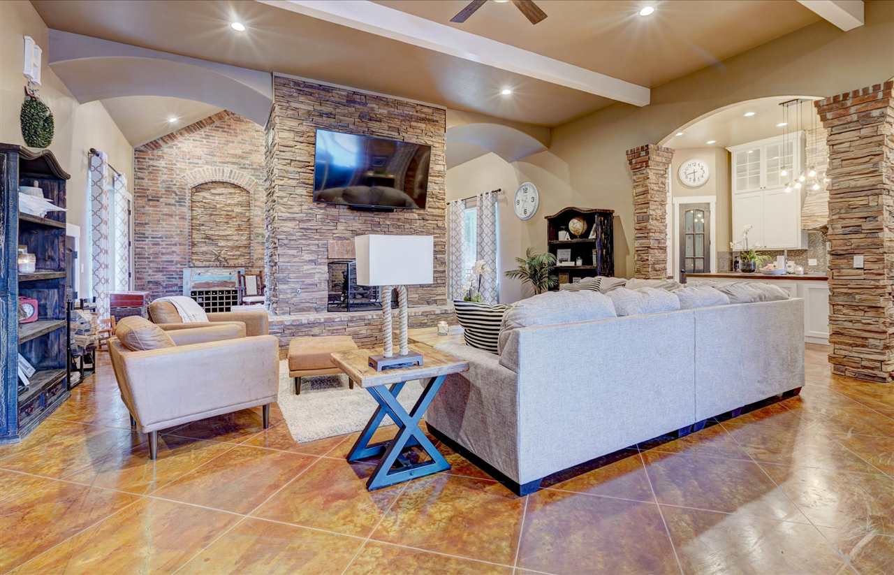 4417 Laguna Lane