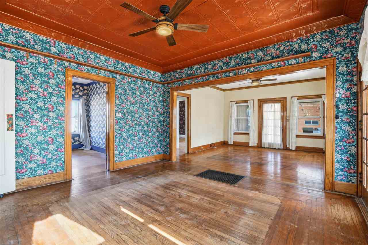 Listing Carousel Slide