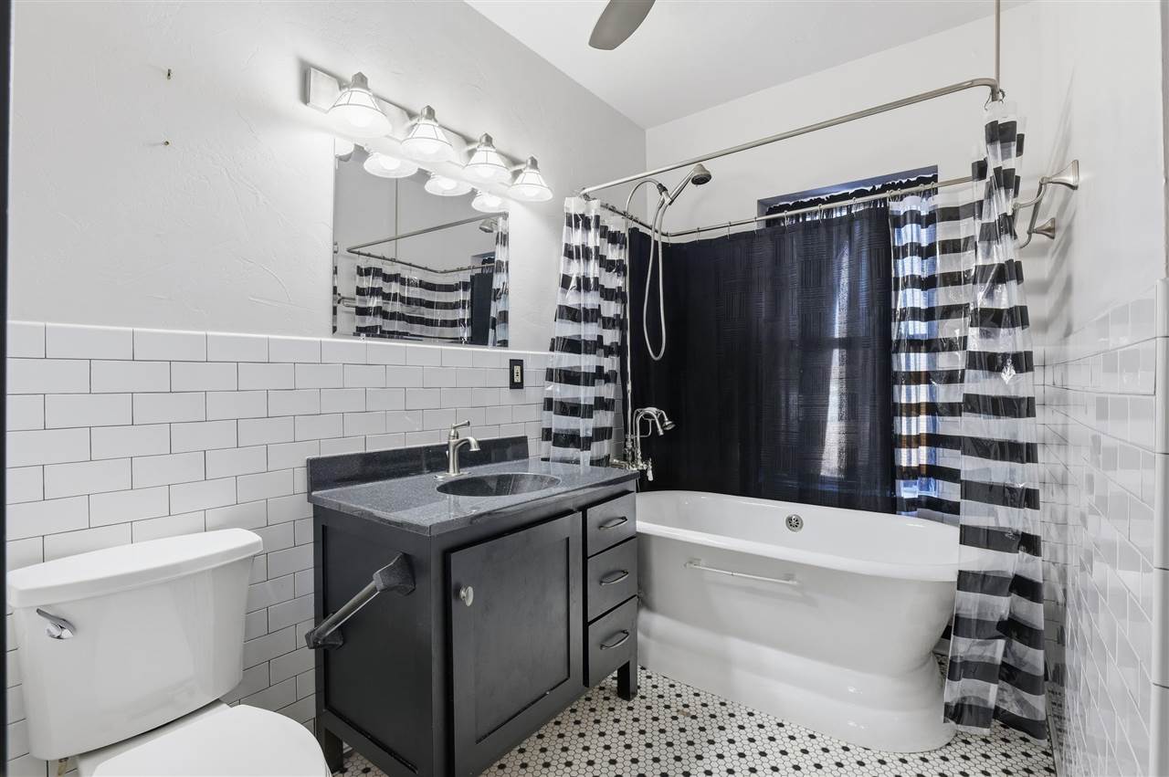 Listing Carousel Slide