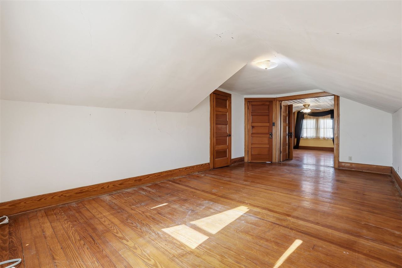 Listing Carousel Slide