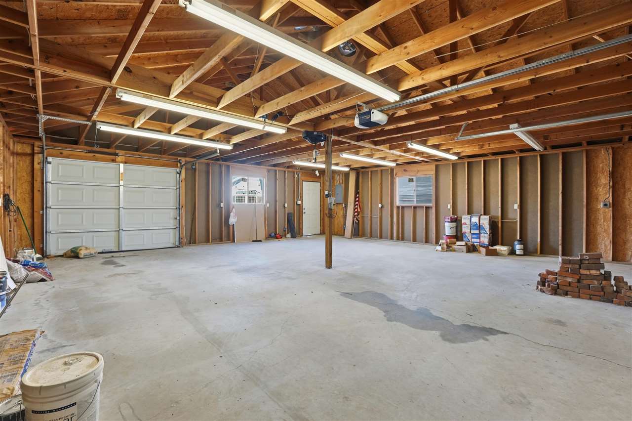 Listing Carousel Slide