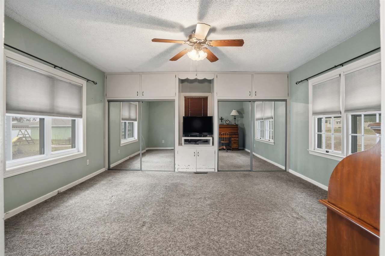 Listing Carousel Slide