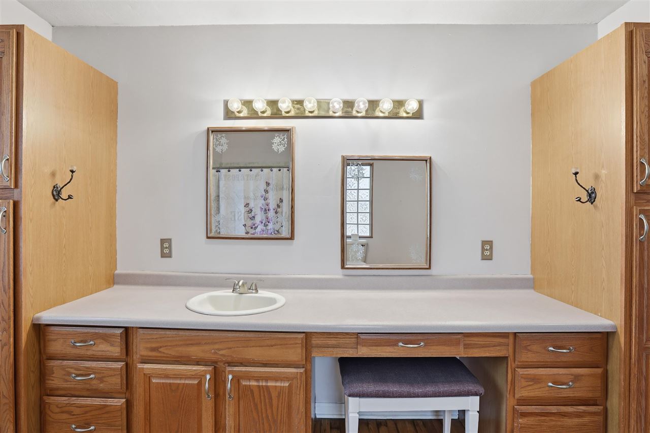 Listing Carousel Slide