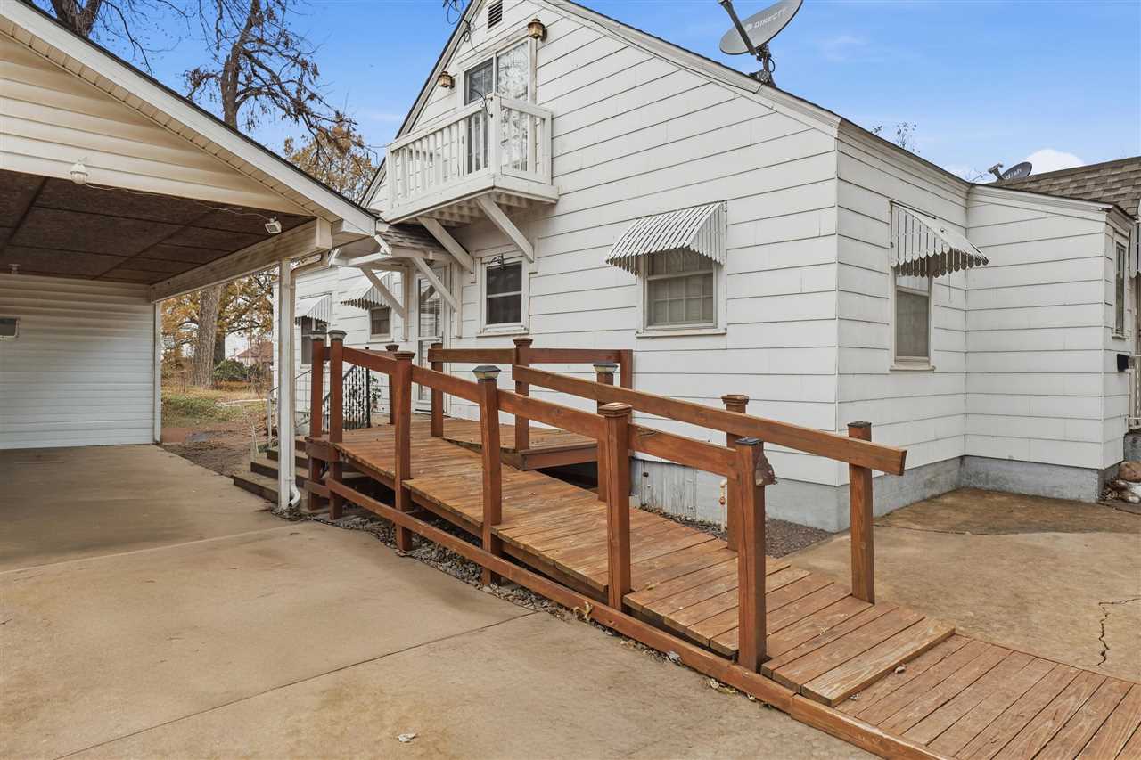 Listing Carousel Slide