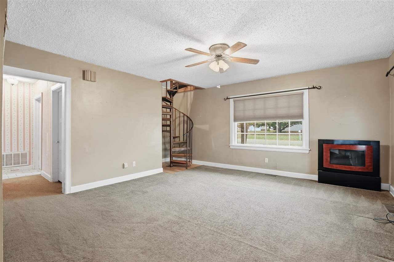 Listing Carousel Slide