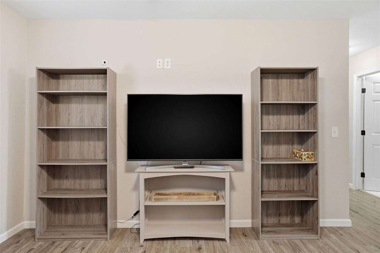 Listing Carousel Slide