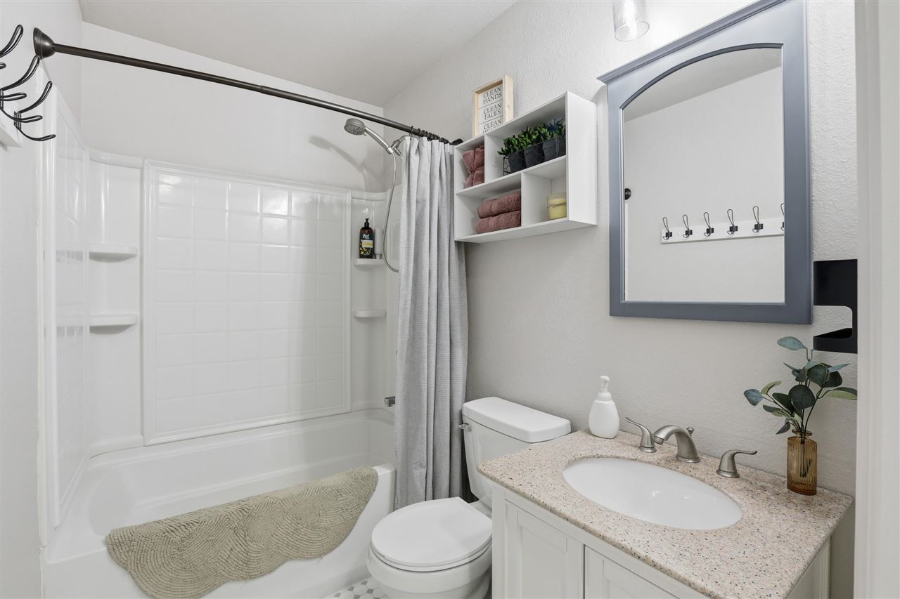 Listing Carousel Slide