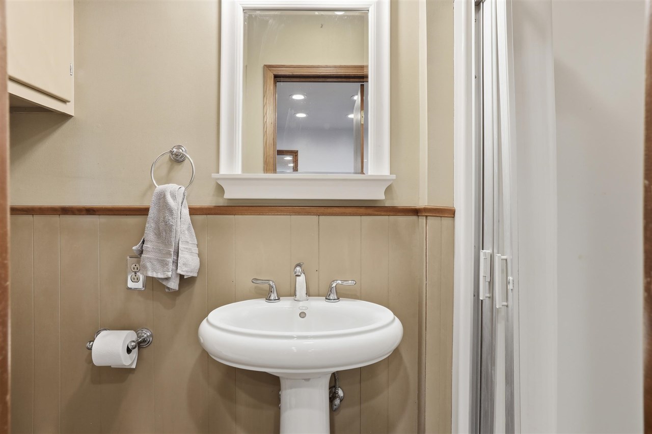 Listing Carousel Slide