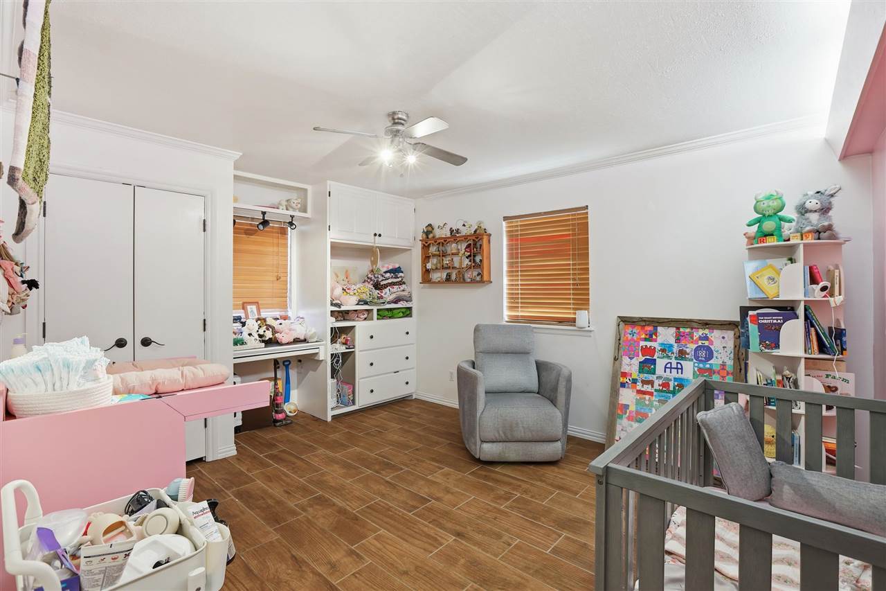 Listing Carousel Slide