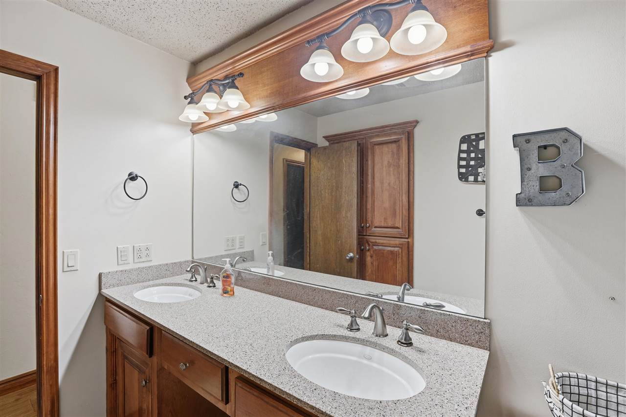 Listing Carousel Slide