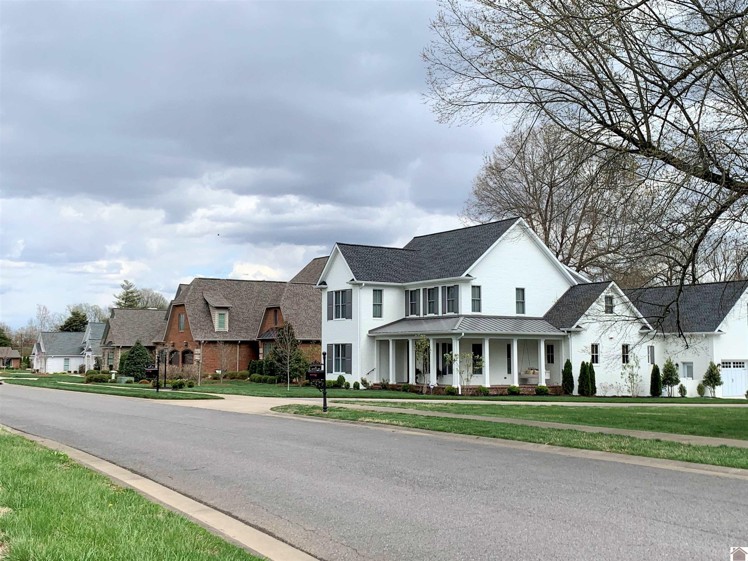 Westwood Hills Lot 17 Paducah KY 42001 Active